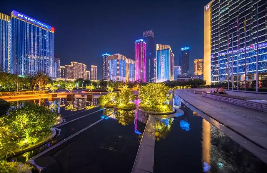 信達科技·西安高新區都市之門亮化