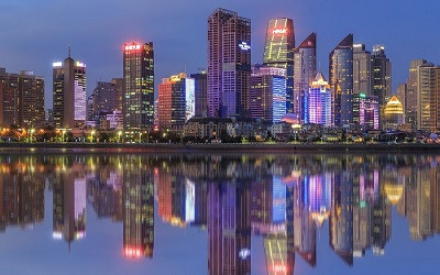 城市地標(biāo)燈光秀成為城市“營銷”爆款