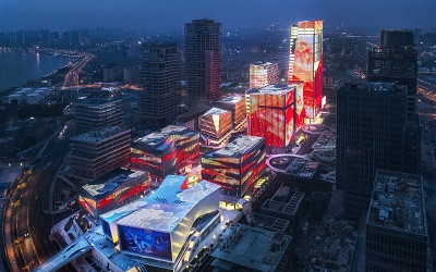 獻禮特區(qū)40年，洲明榮膺“品牌40人”和“國際信譽品牌”兩大榮譽